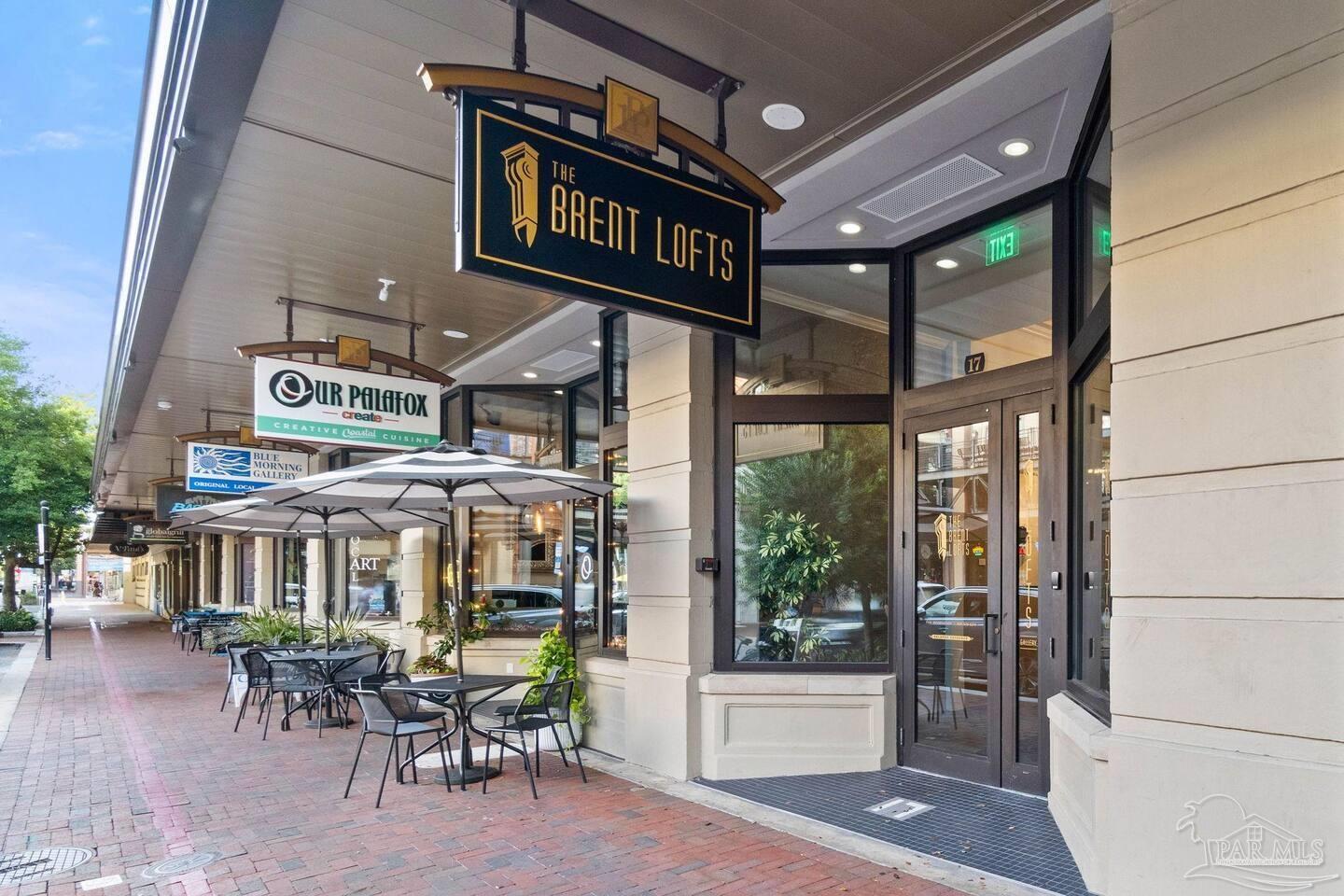 17 S Palafox Pl # 307