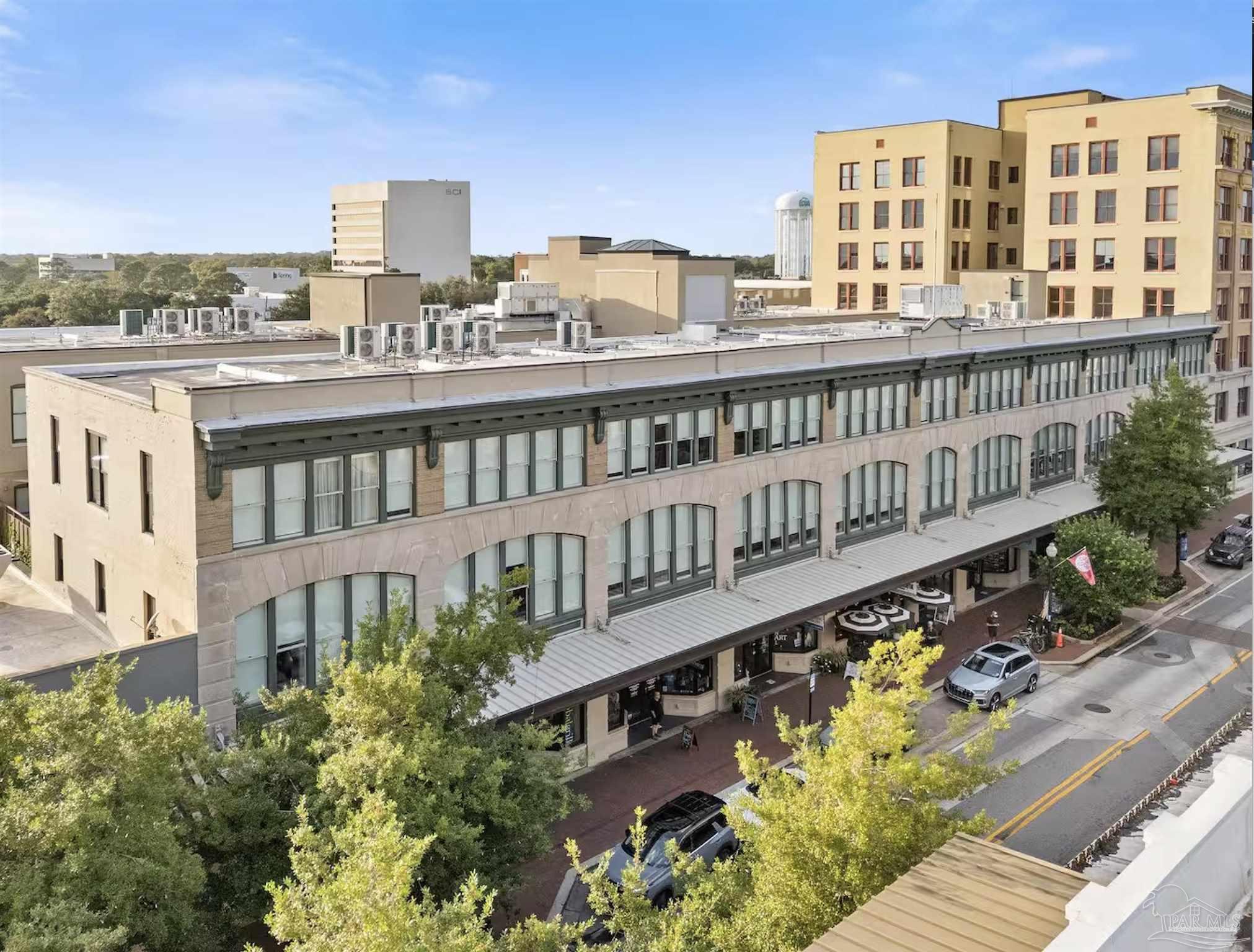 17 S Palafox Pl # 307