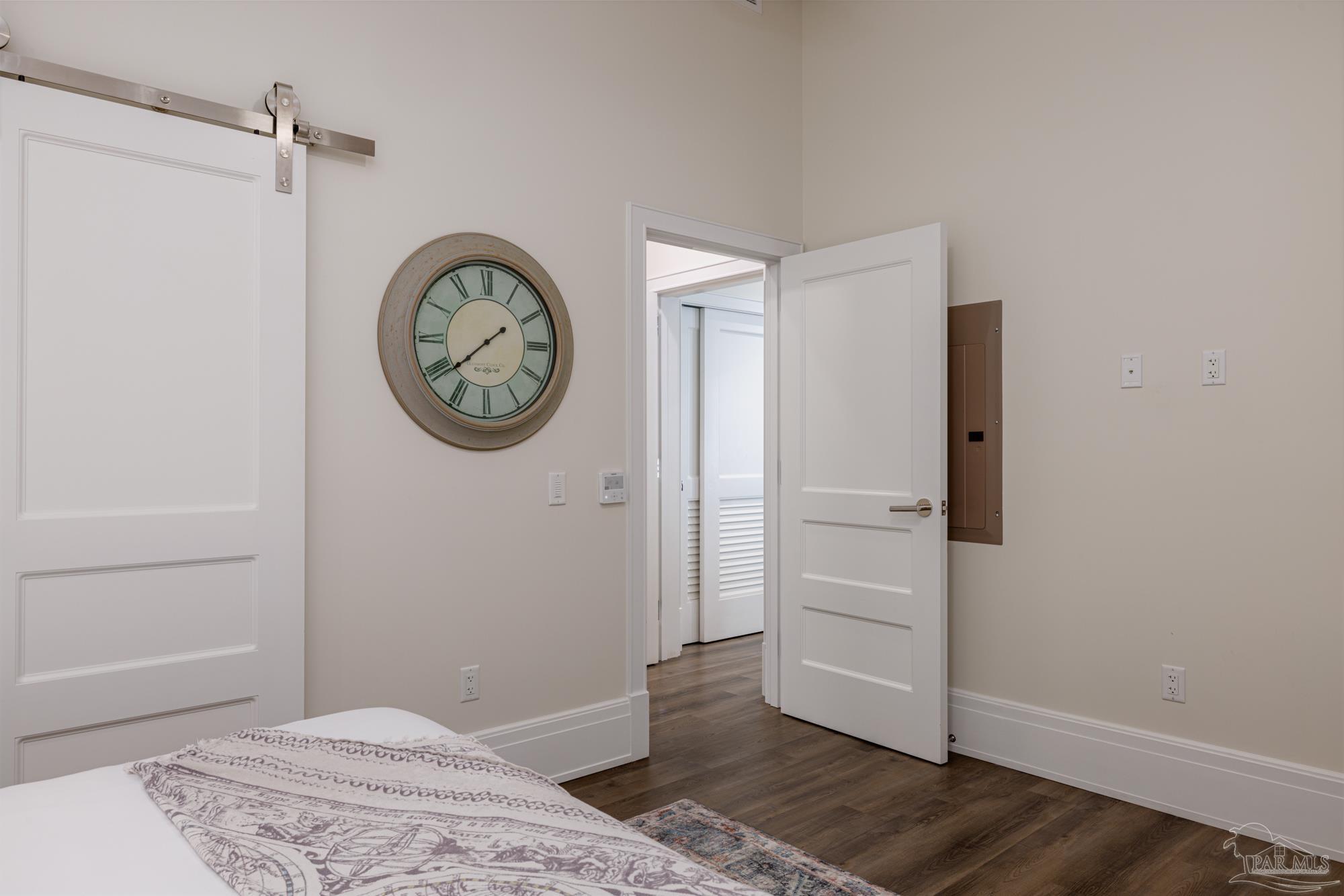 17 S Palafox Pl # 307