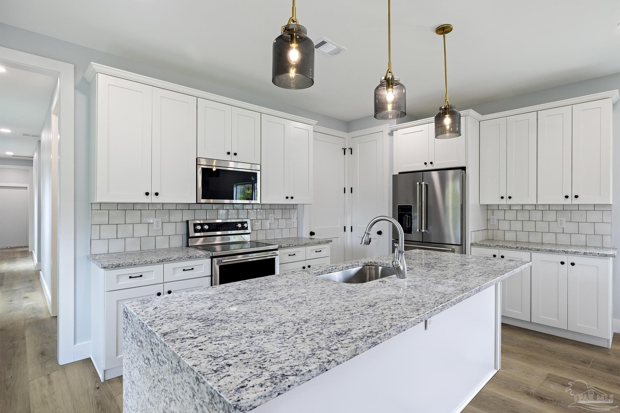 3805 N 10th Ave