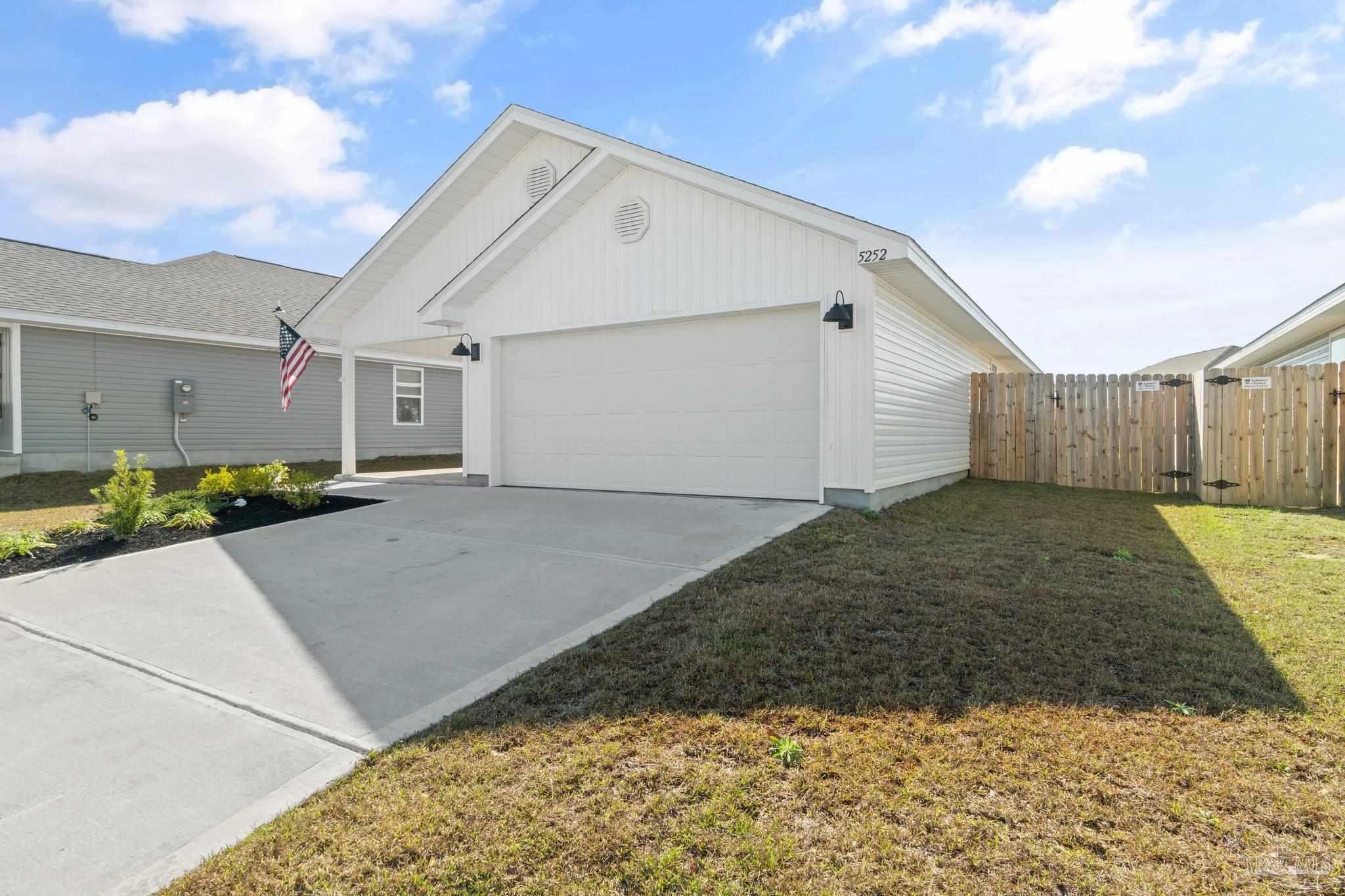5252 Peach Dr