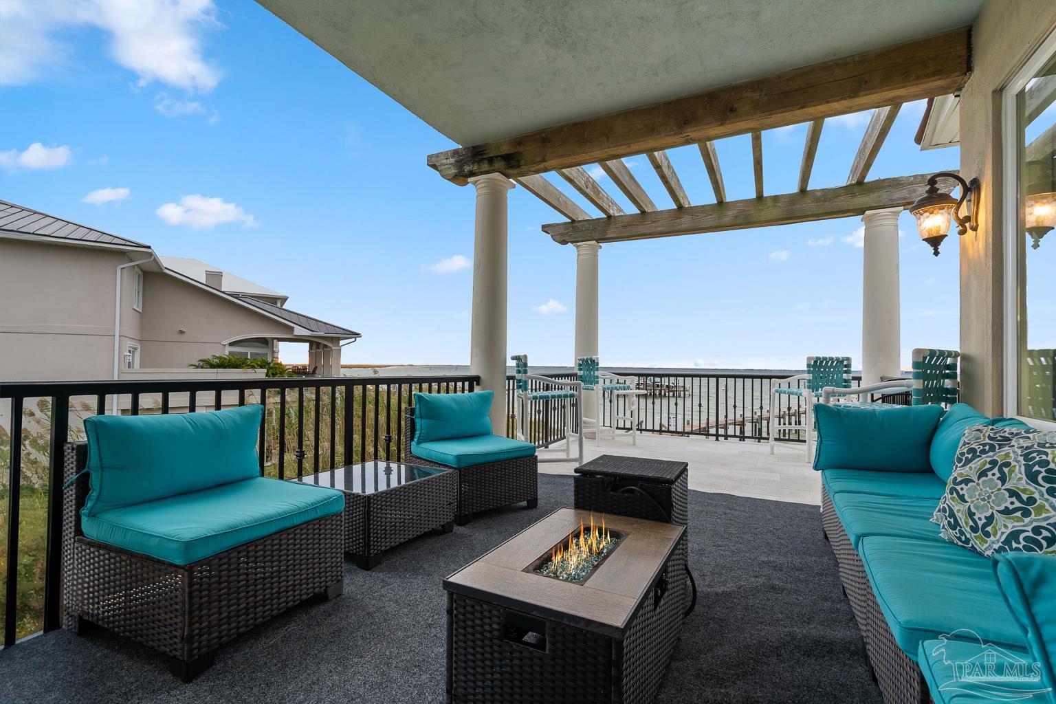 39 E Galvez Ct