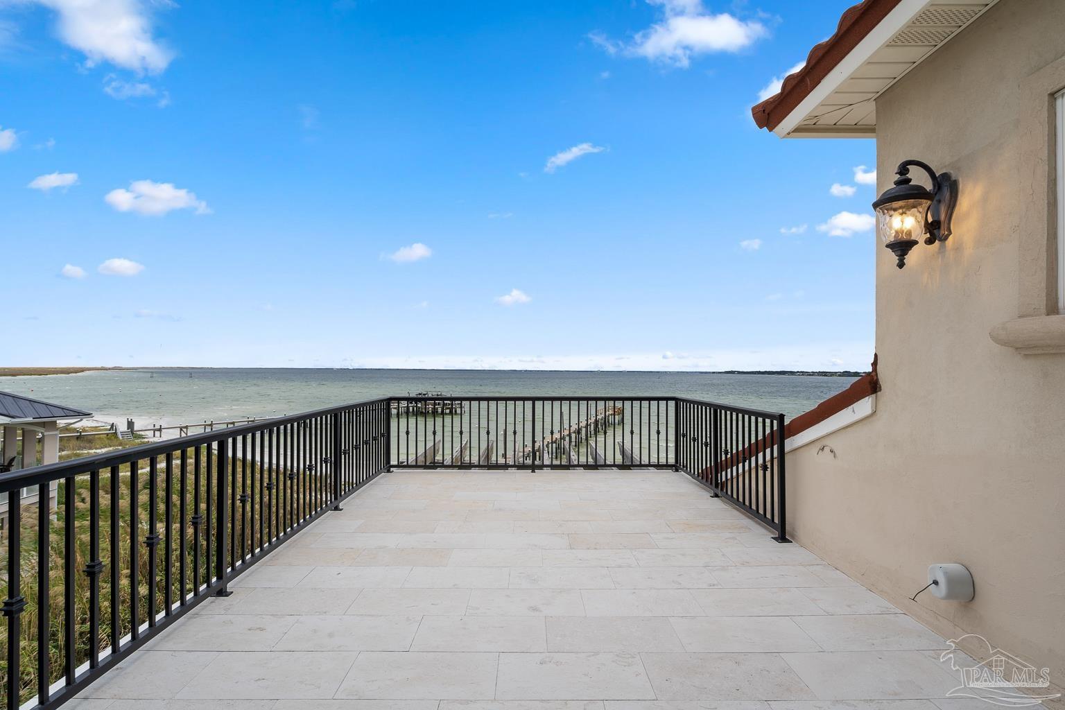 39 E Galvez Ct
