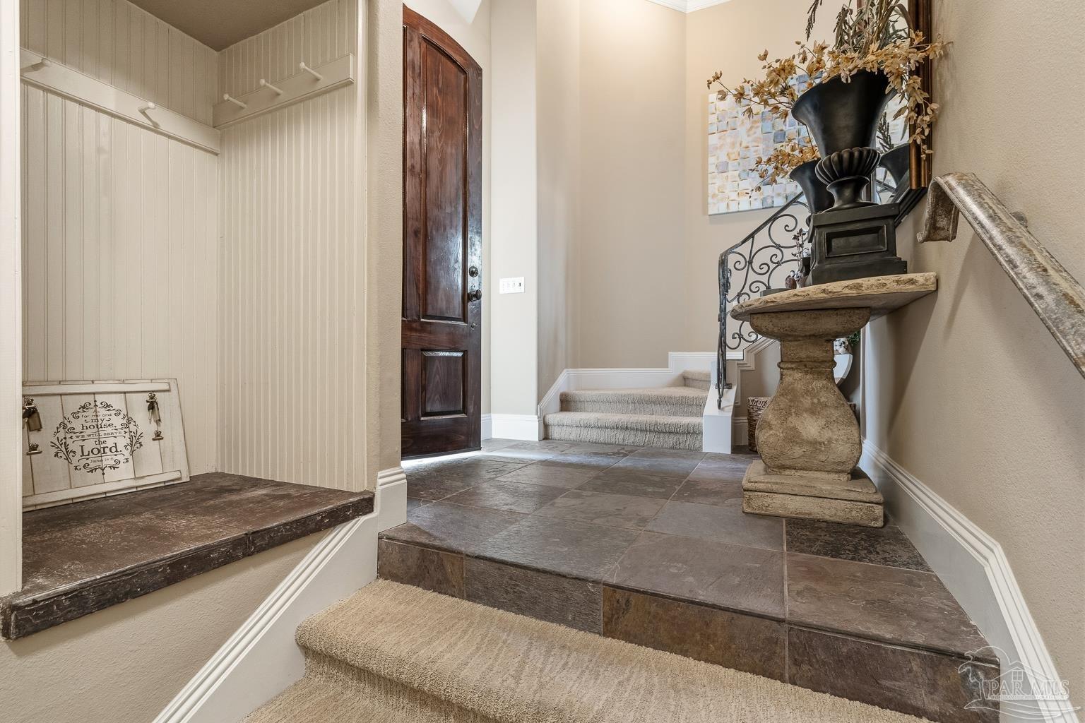 39 E Galvez Ct