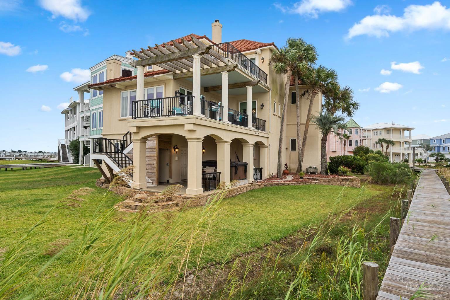39 E Galvez Ct