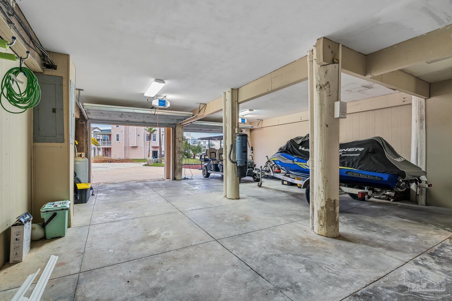 39 E Galvez Ct