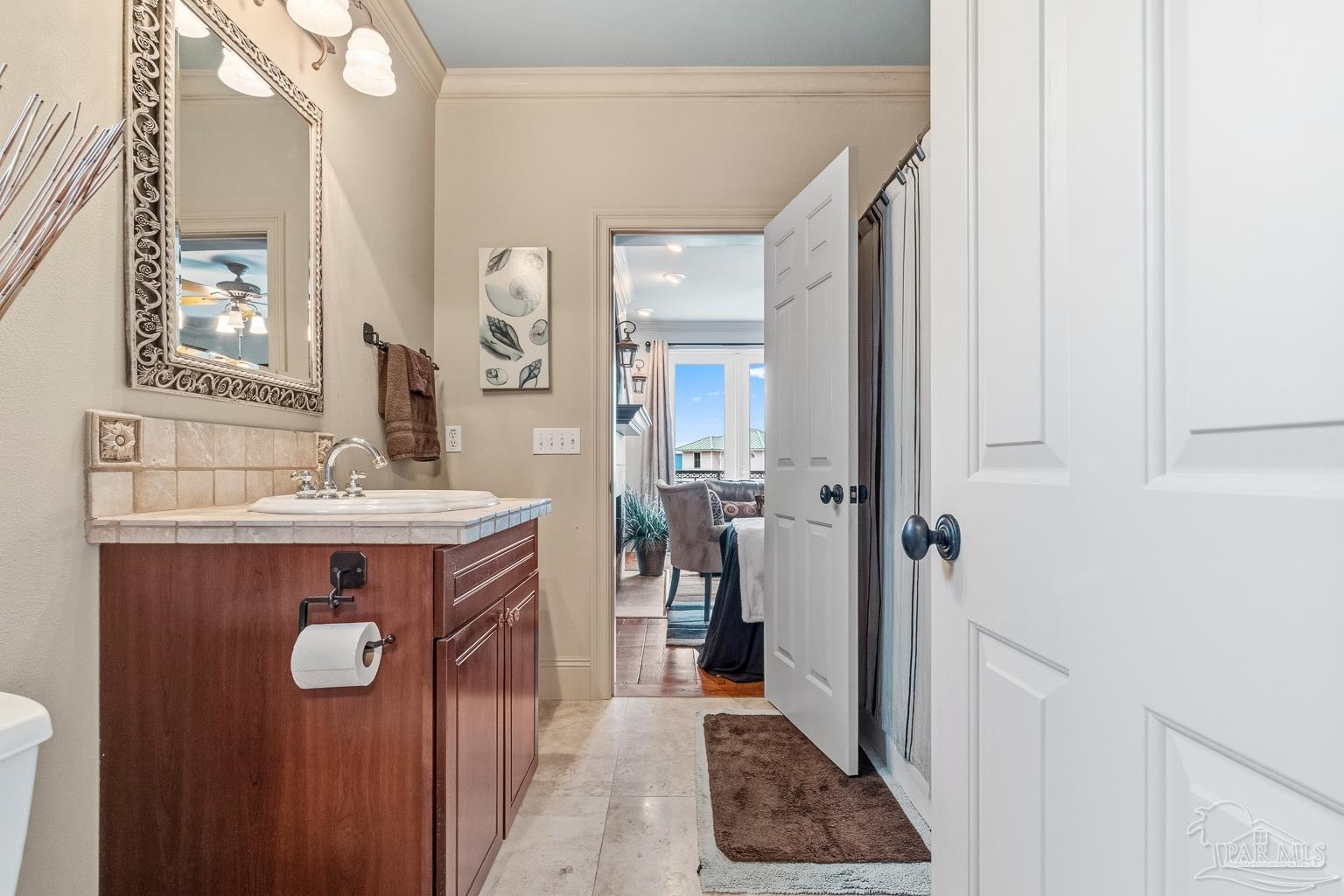 39 E Galvez Ct