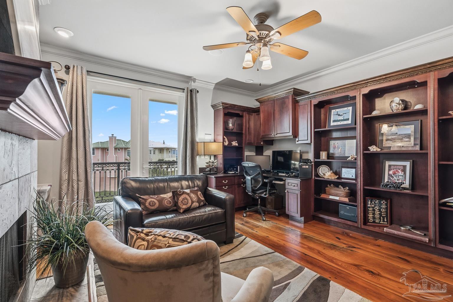 39 E Galvez Ct