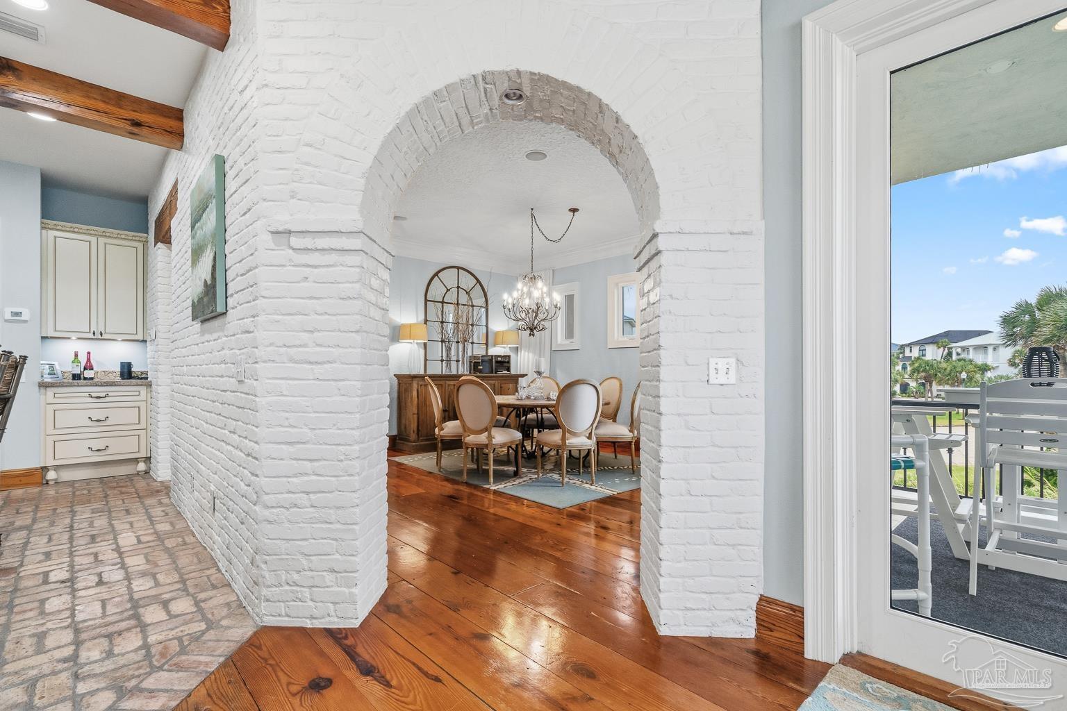 39 E Galvez Ct