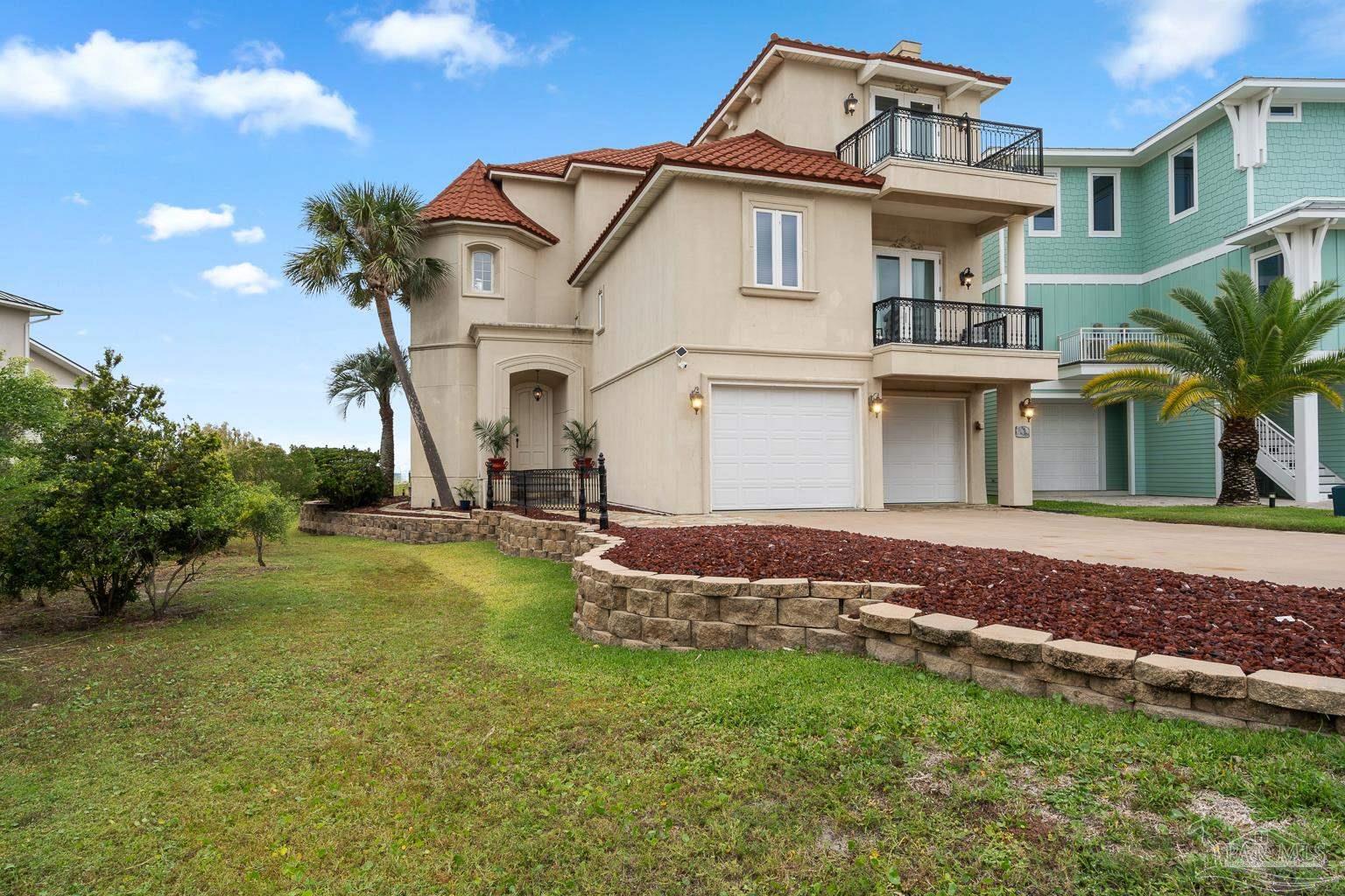 39 E Galvez Ct