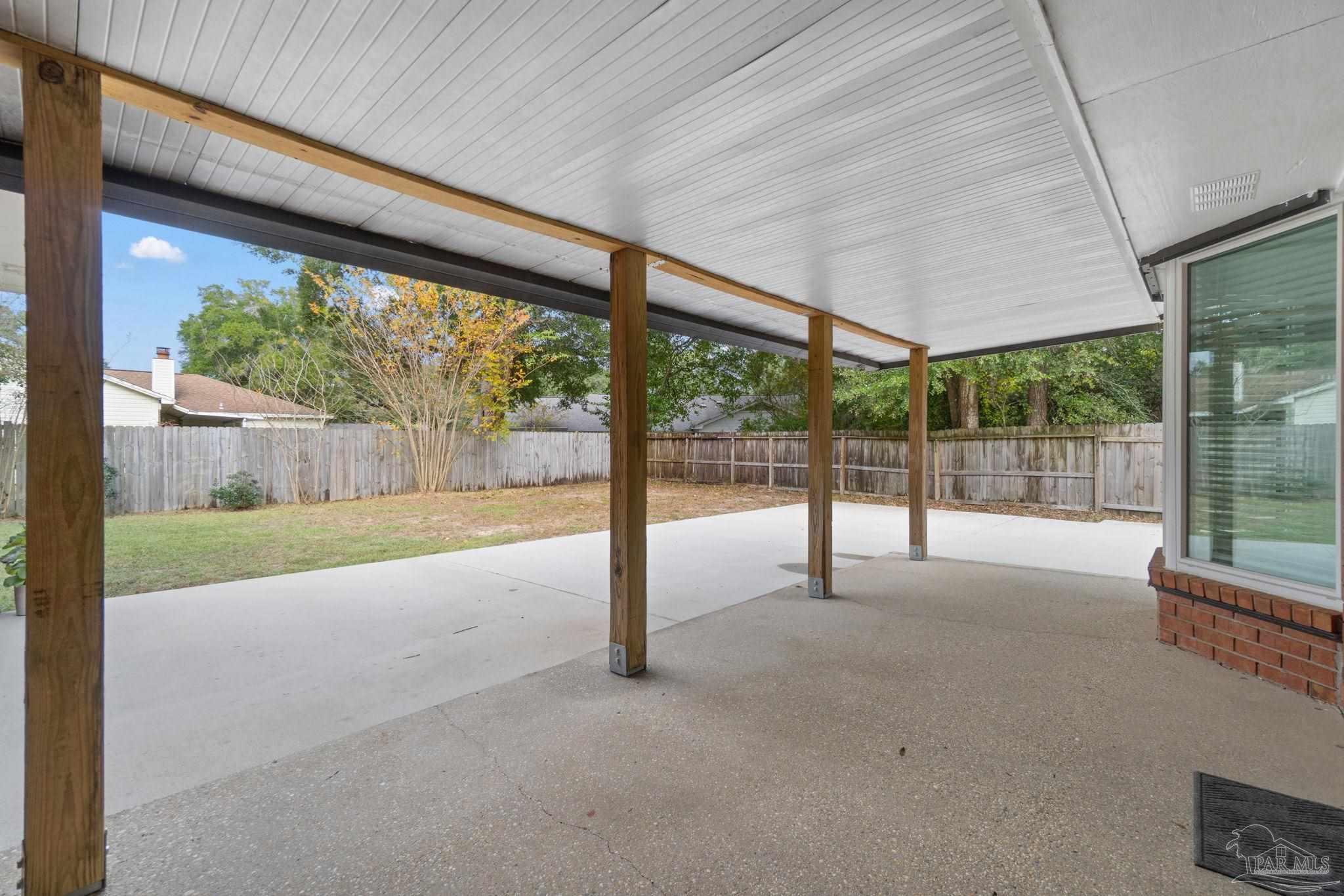 7467 Baywoods Ln