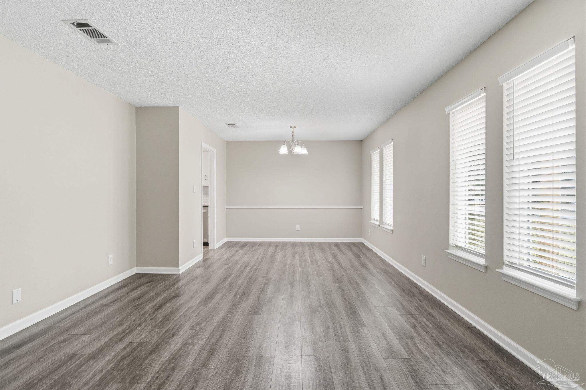 7467 Baywoods Ln