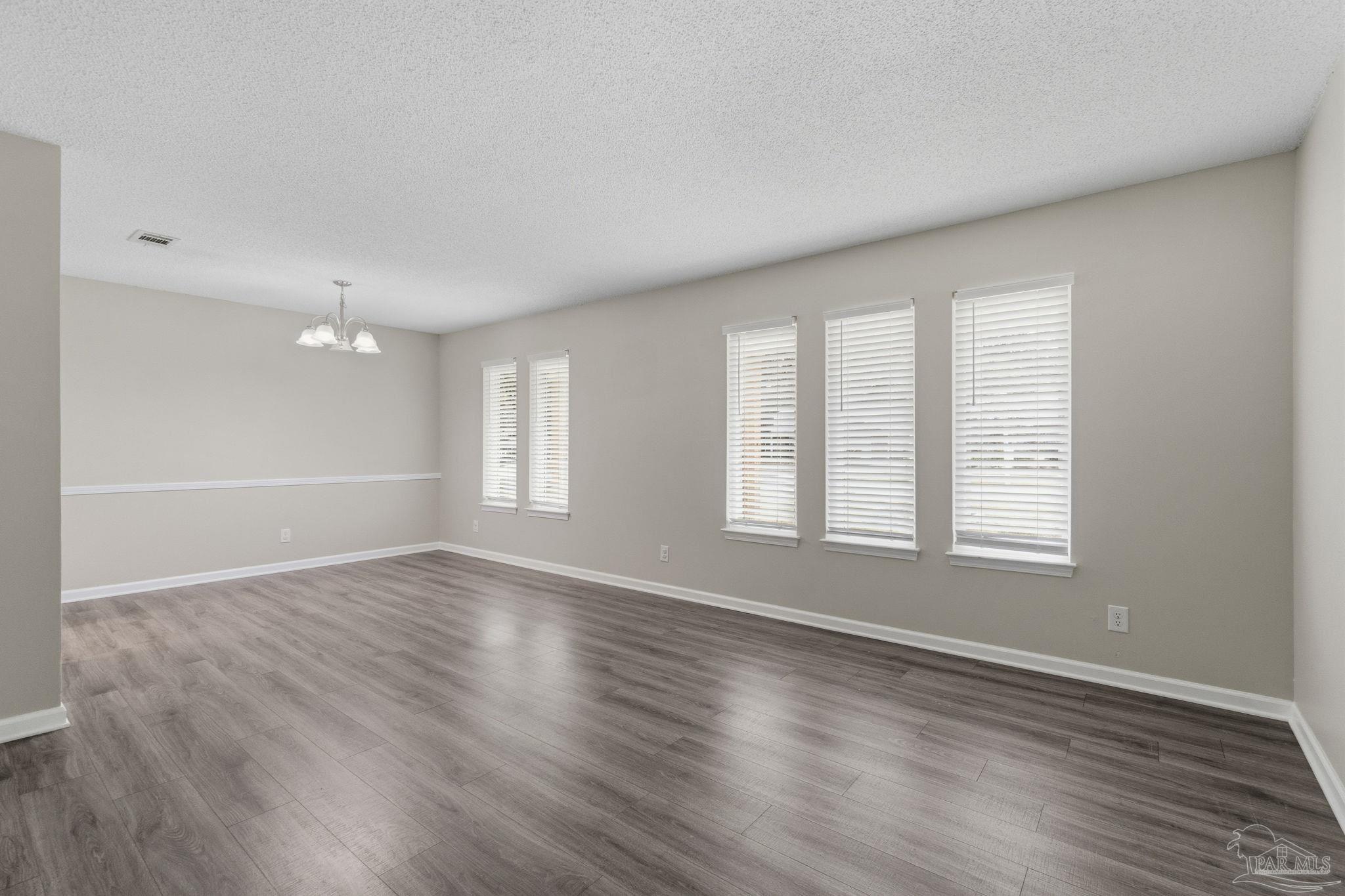 7467 Baywoods Ln