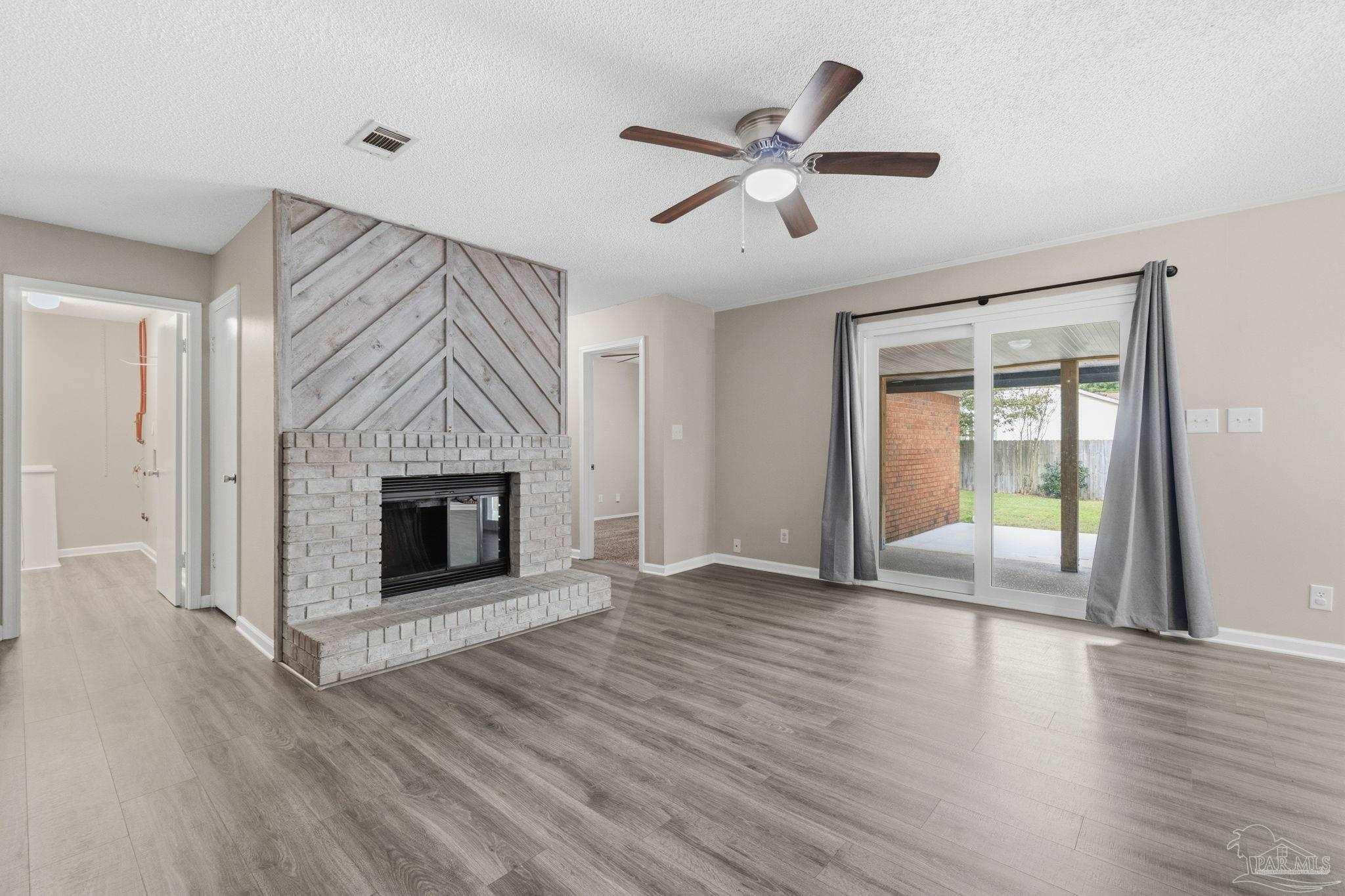 7467 Baywoods Ln
