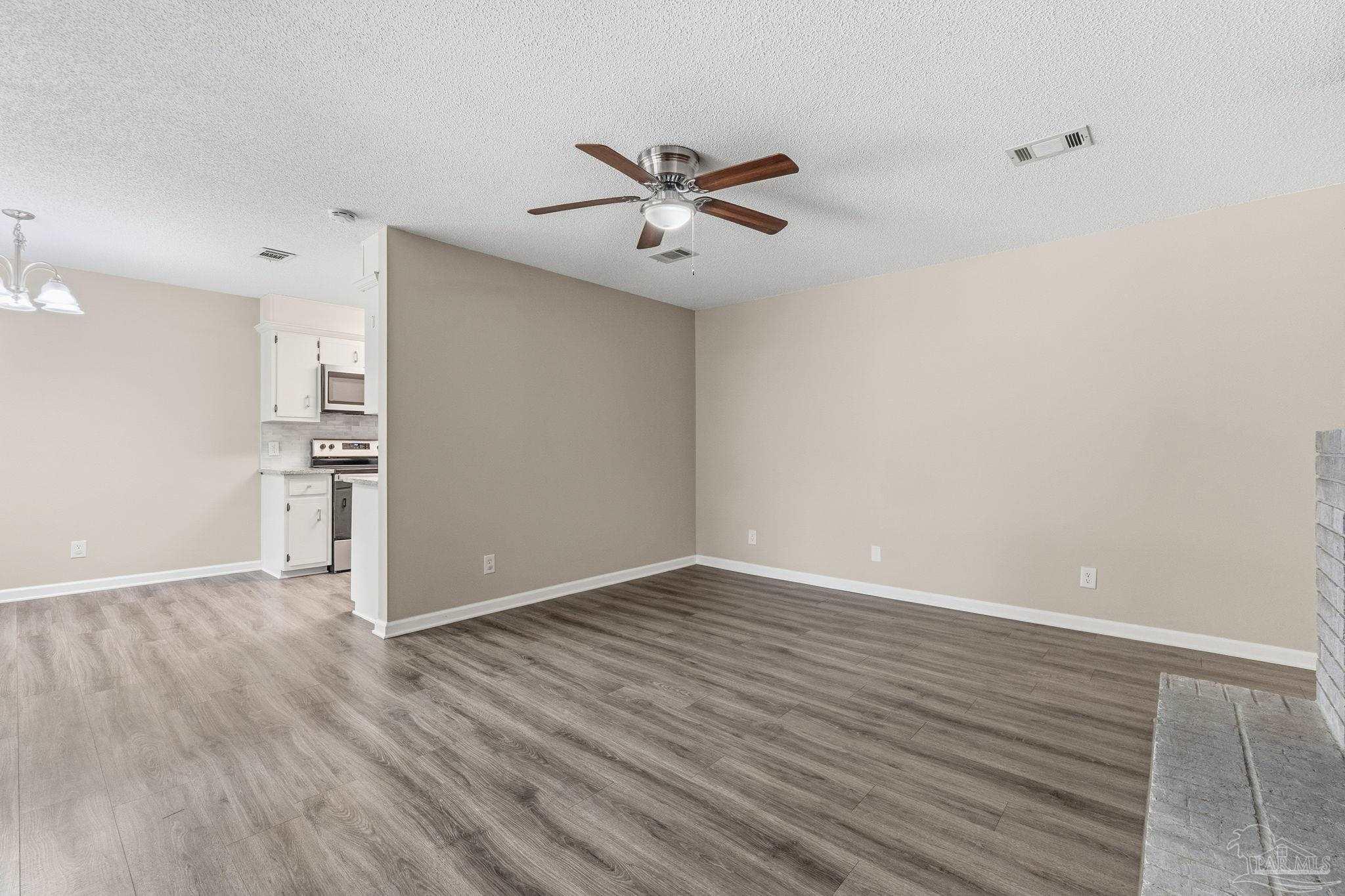 7467 Baywoods Ln
