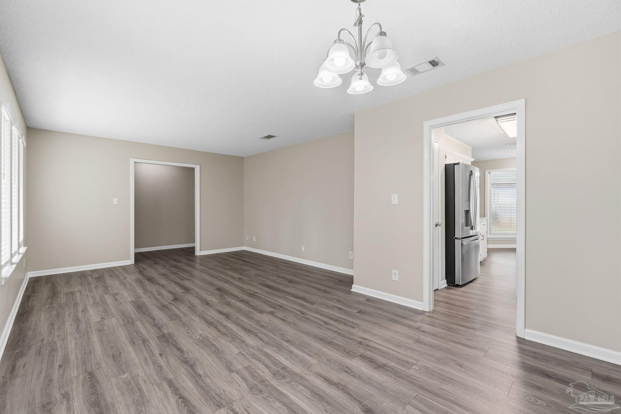 7467 Baywoods Ln