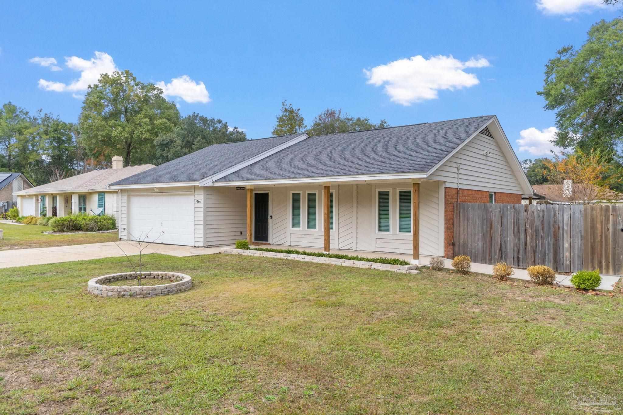 7467 Baywoods Ln