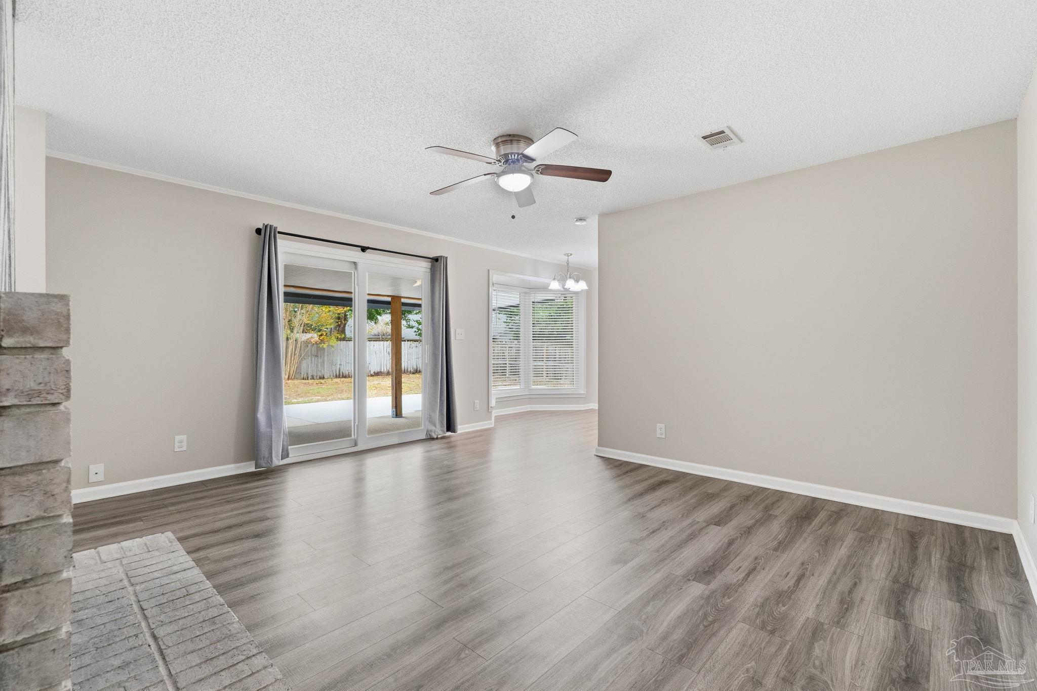 7467 Baywoods Ln