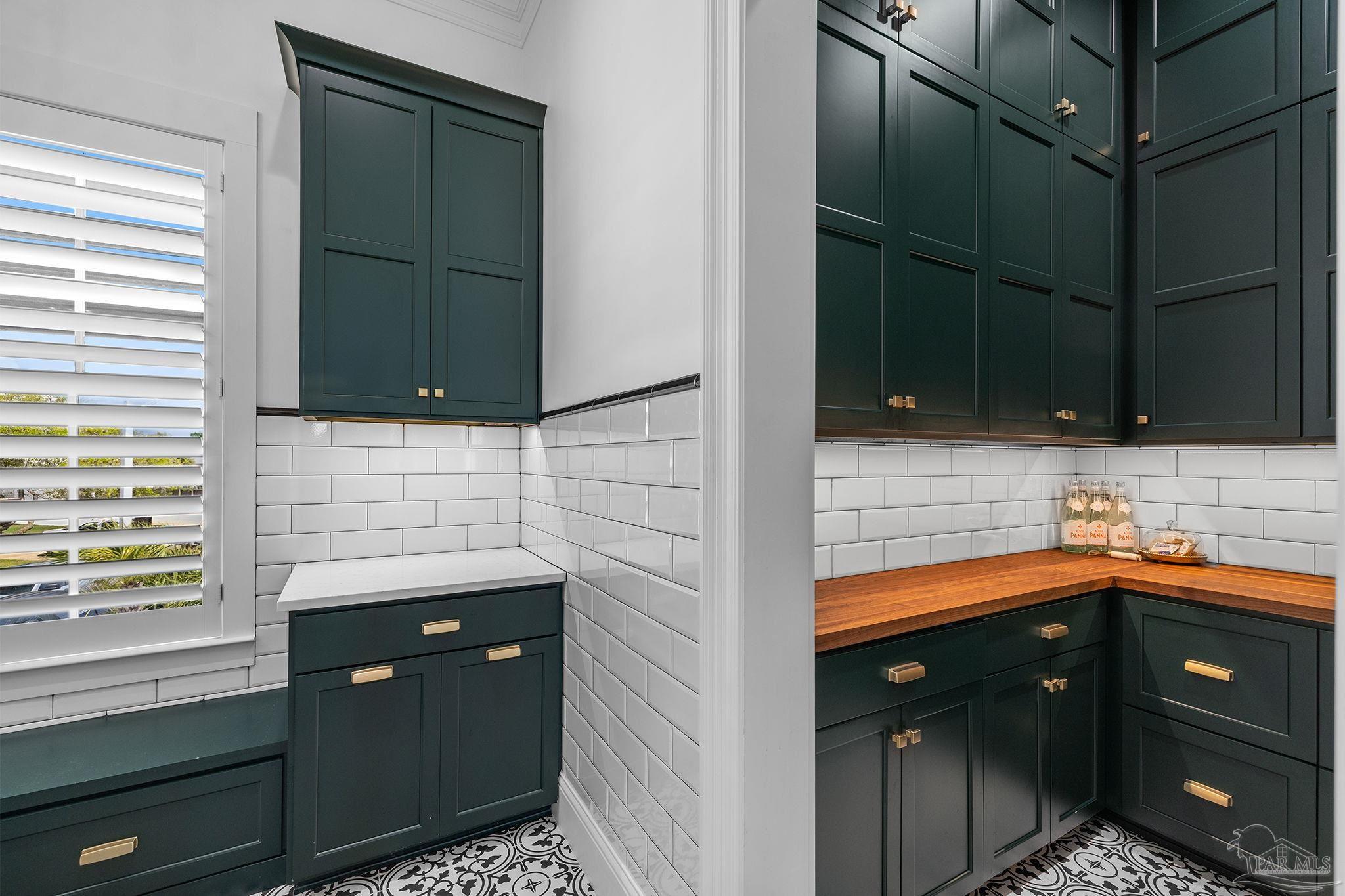 11704 Chanticleer Ct