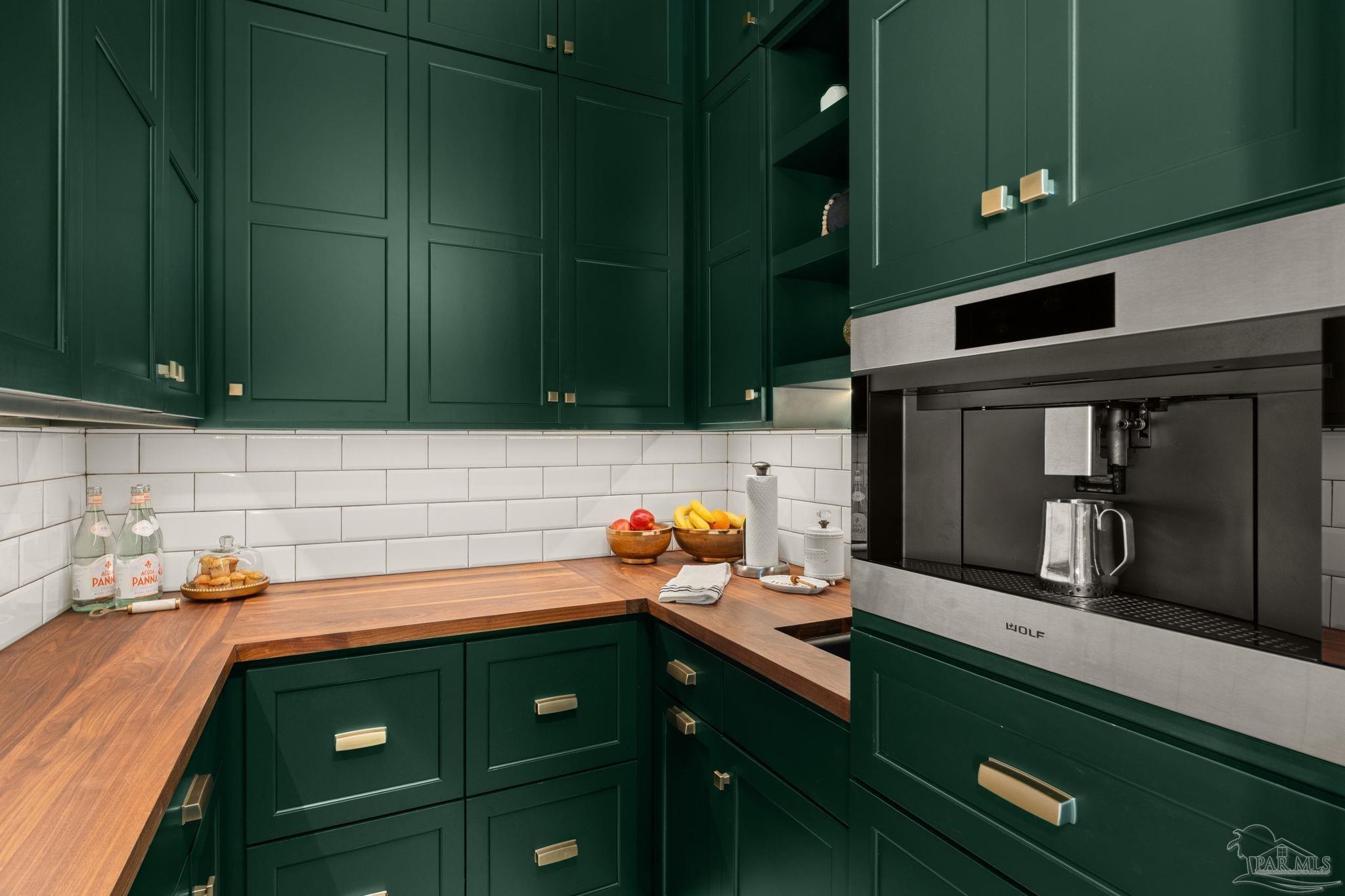 11704 Chanticleer Ct