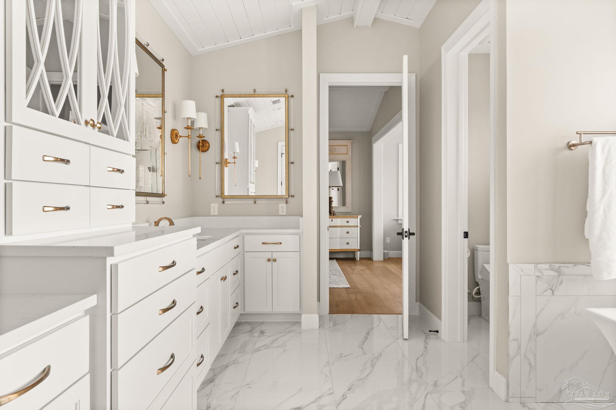 11704 Chanticleer Ct