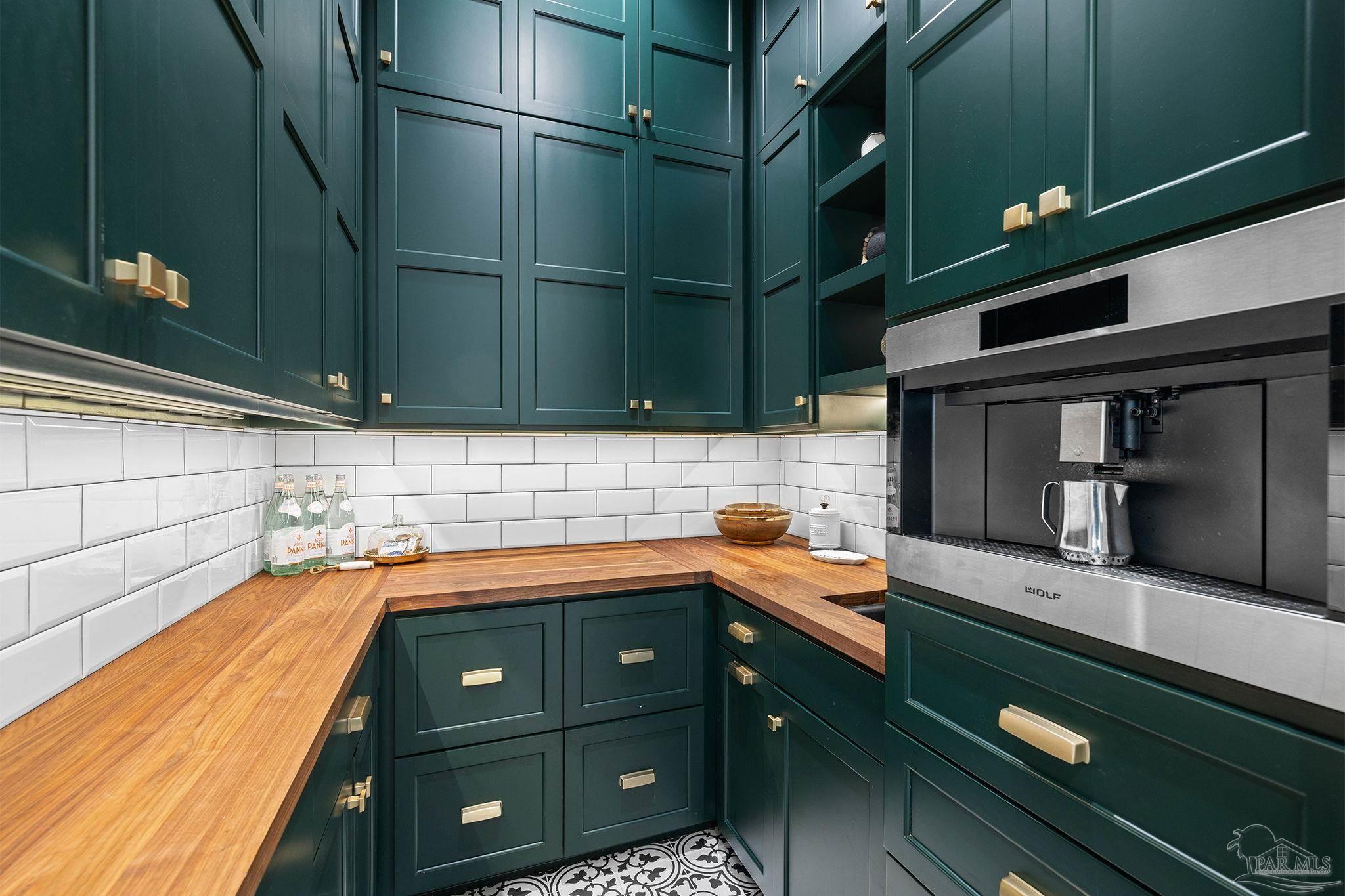 11704 Chanticleer Ct