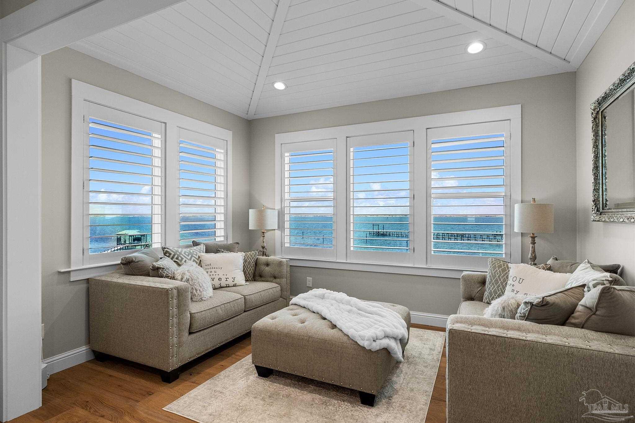 11704 Chanticleer Ct