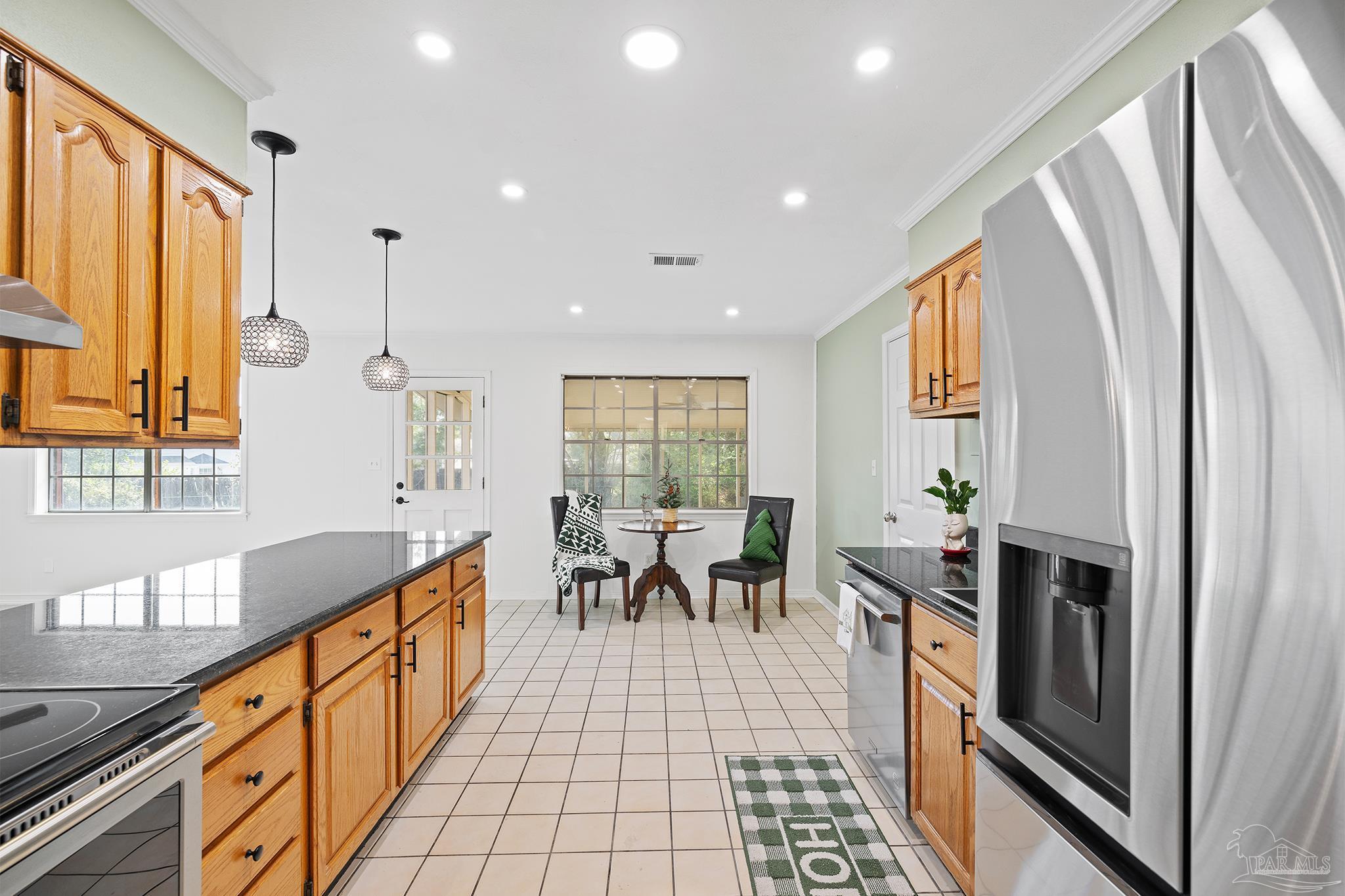 1245 Greenbrier Blvd