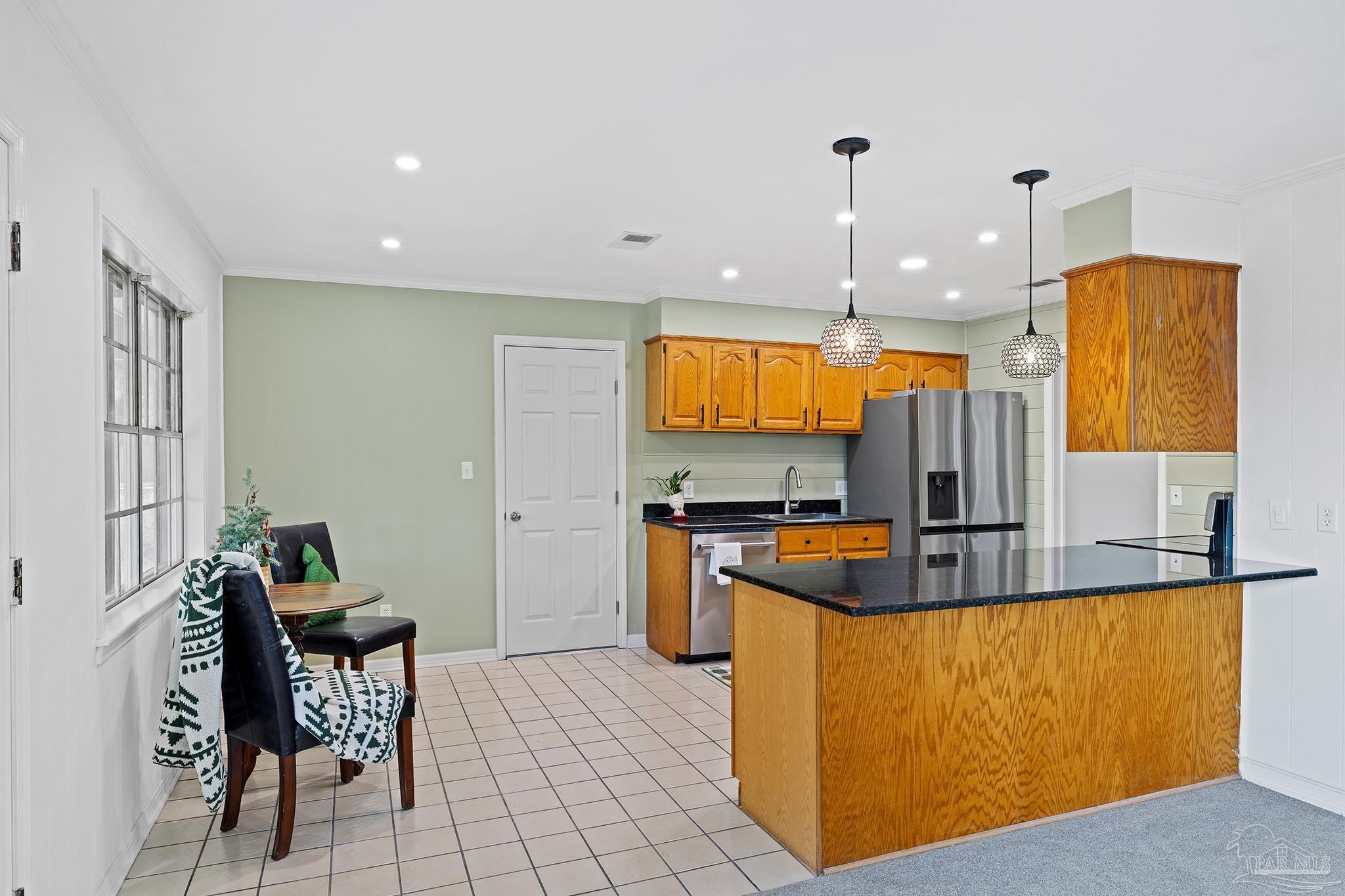 1245 Greenbrier Blvd