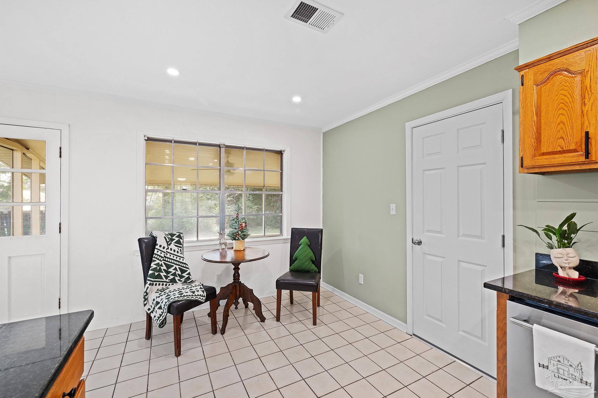 1245 Greenbrier Blvd