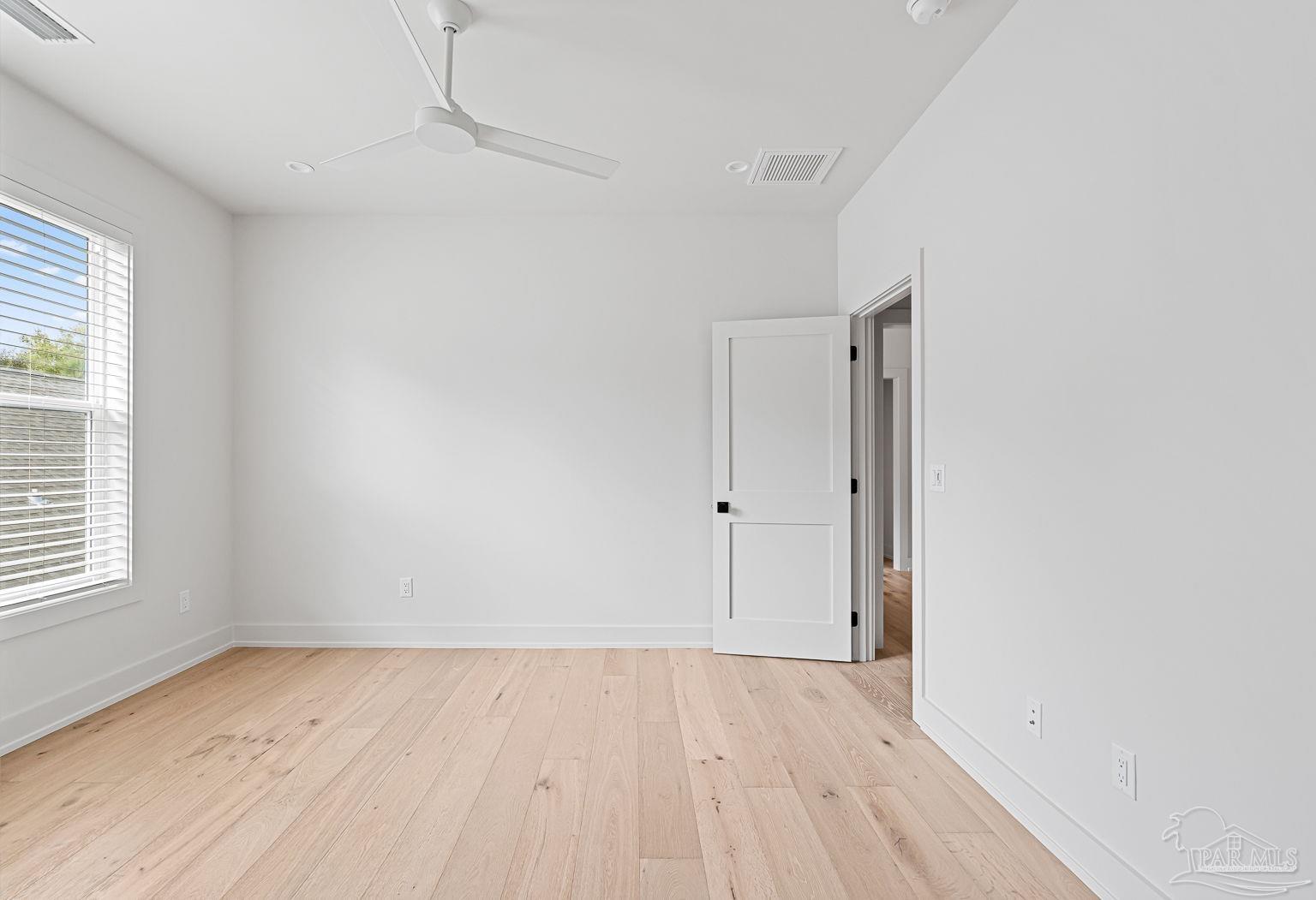 1115 E La Rua St
