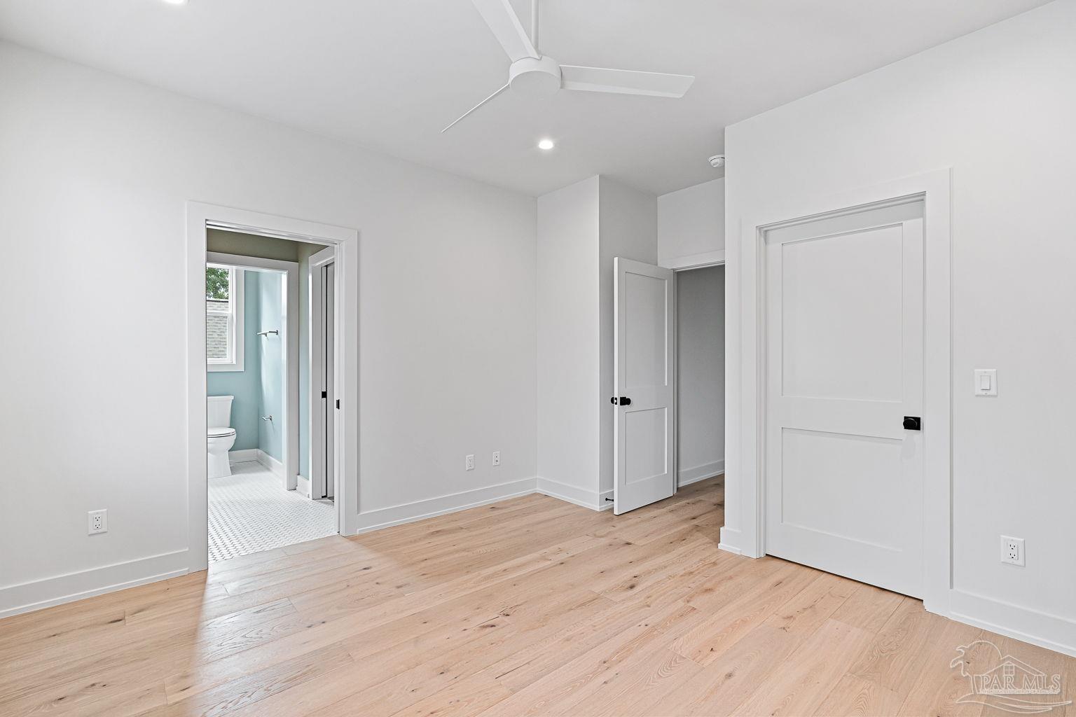 1115 E La Rua St