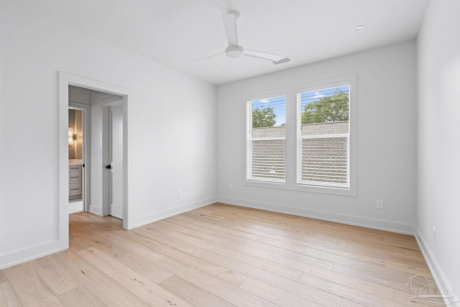 1115 E La Rua St