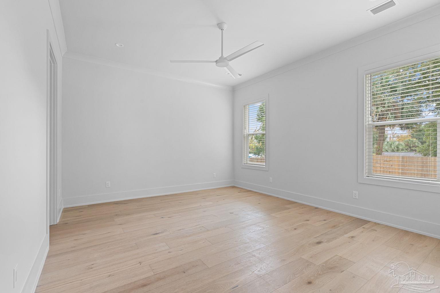 1115 E La Rua St