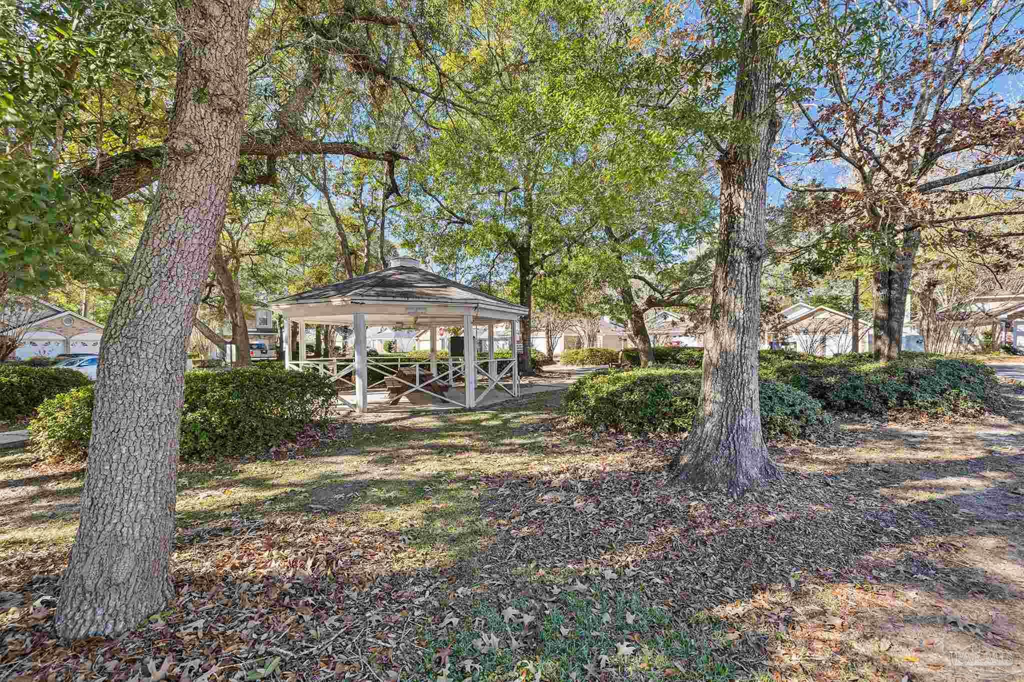 3502 Silvertree Ln