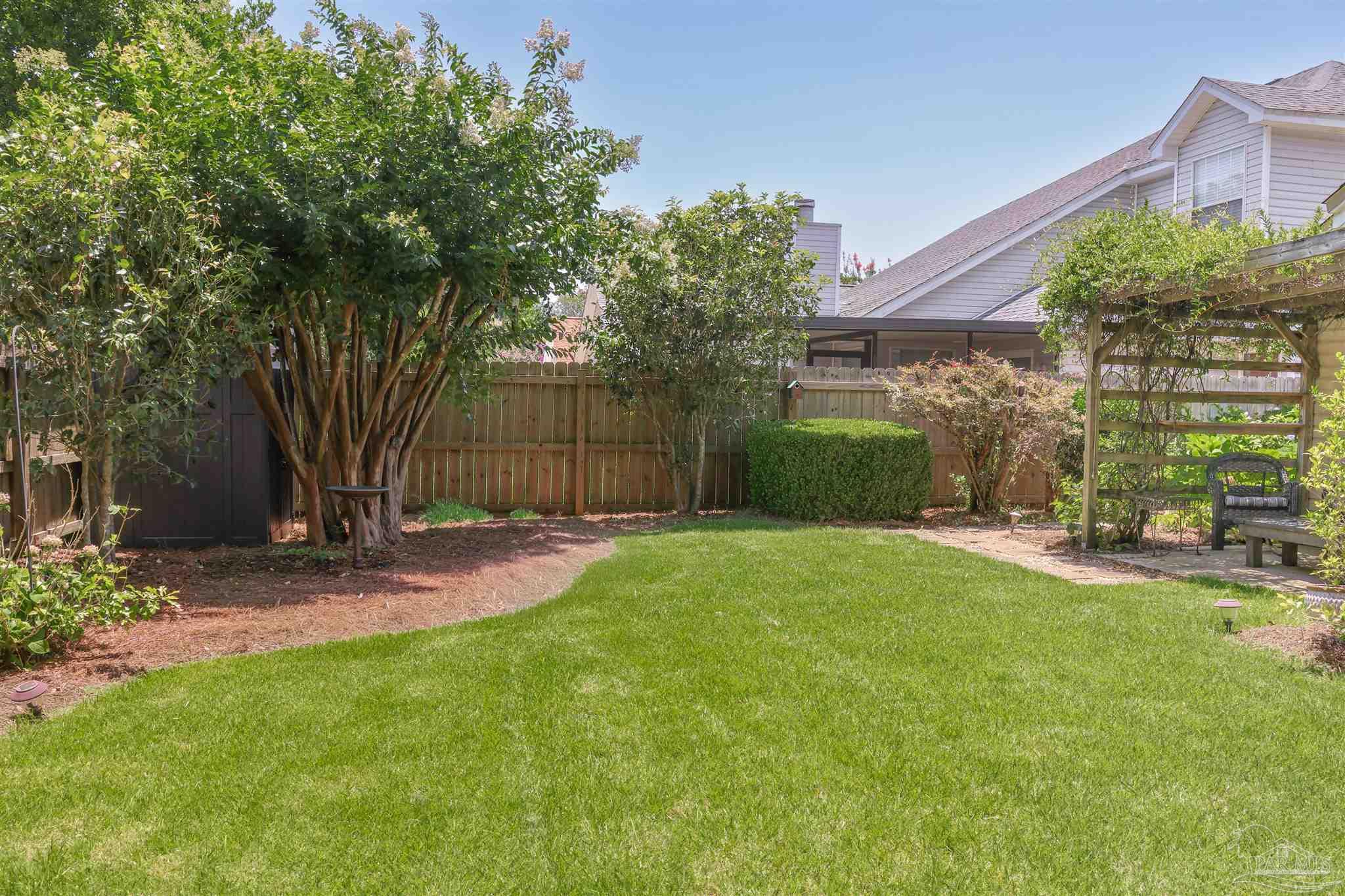 3502 Silvertree Ln
