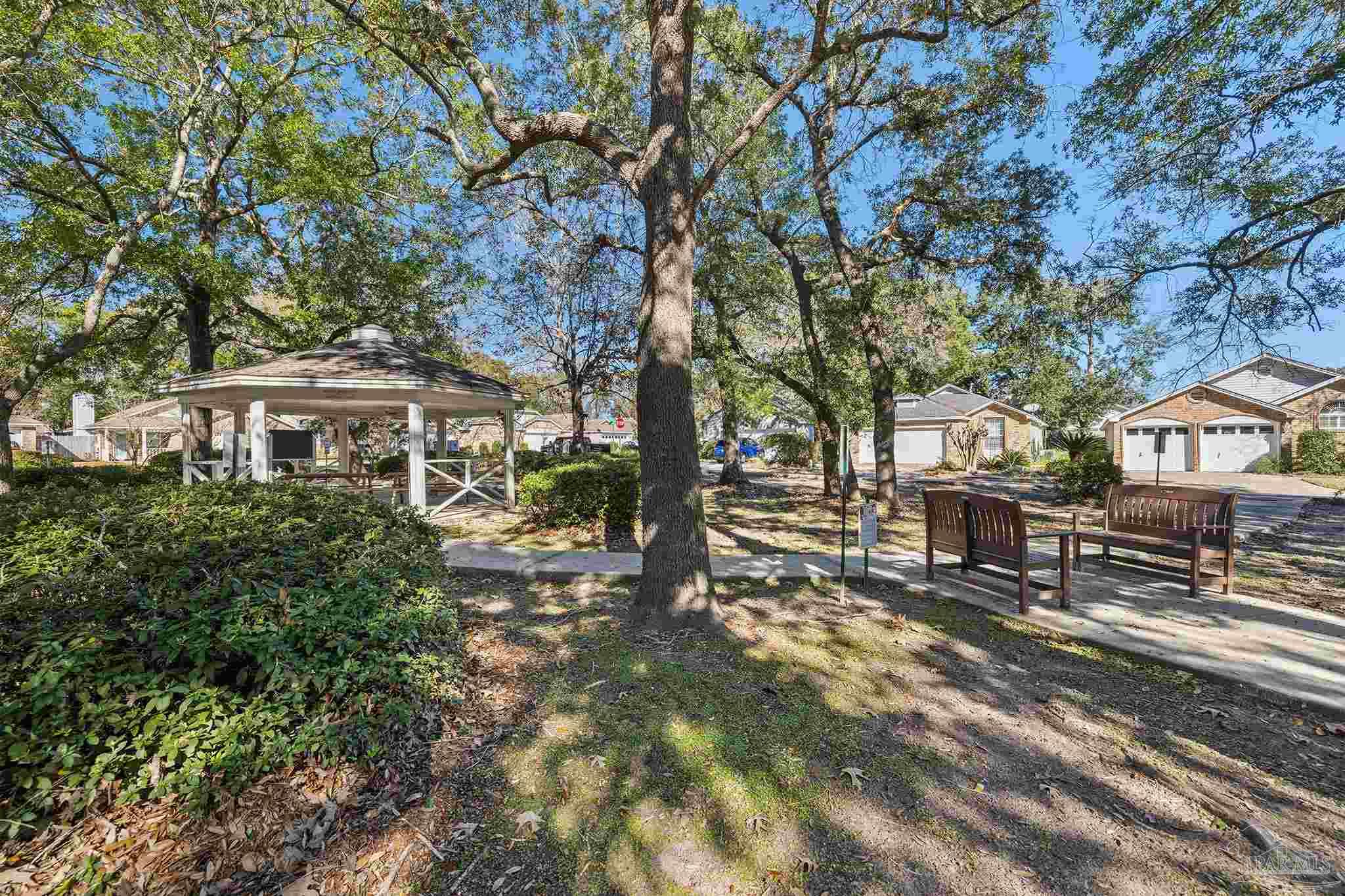 3502 Silvertree Ln