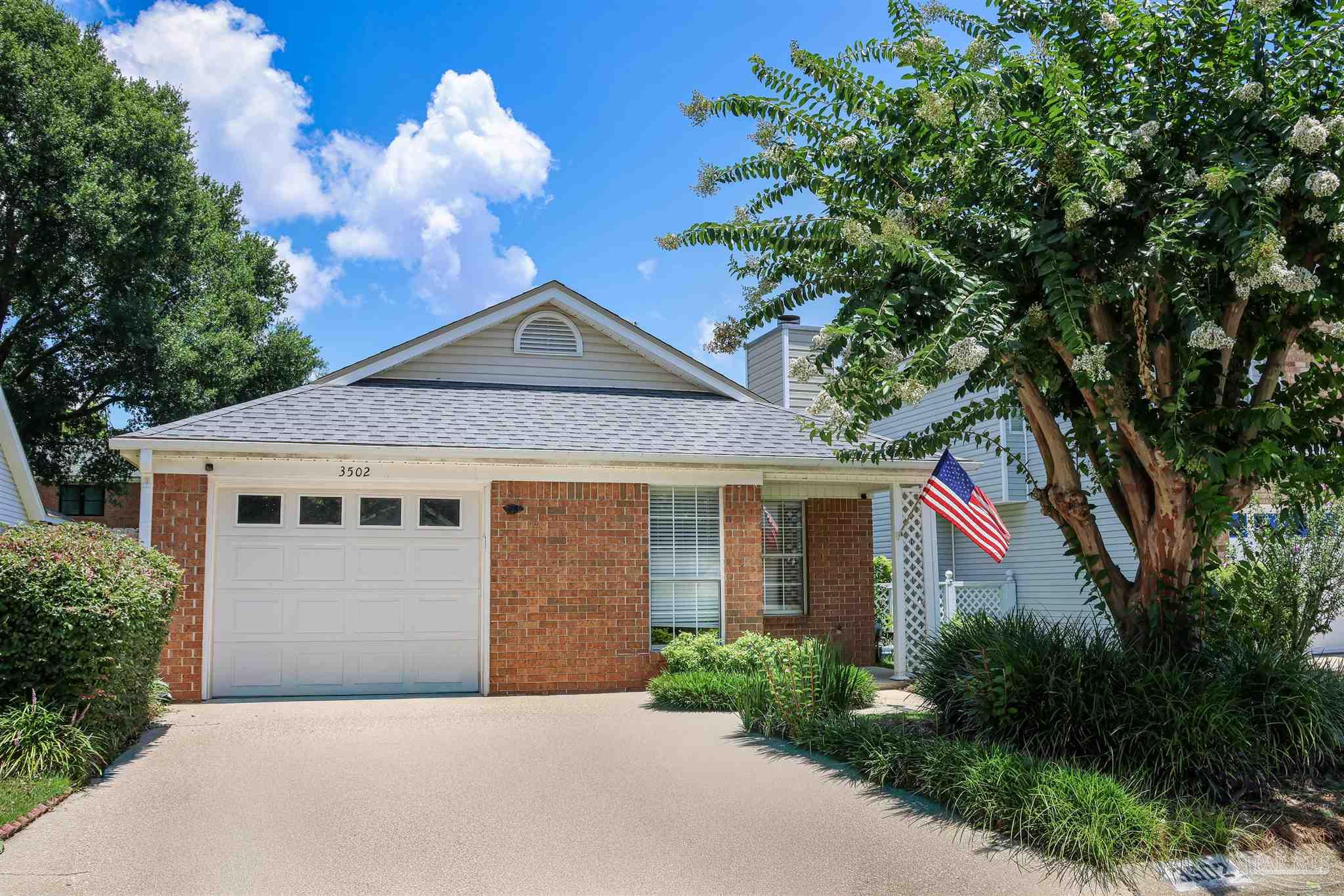 3502 Silvertree Ln