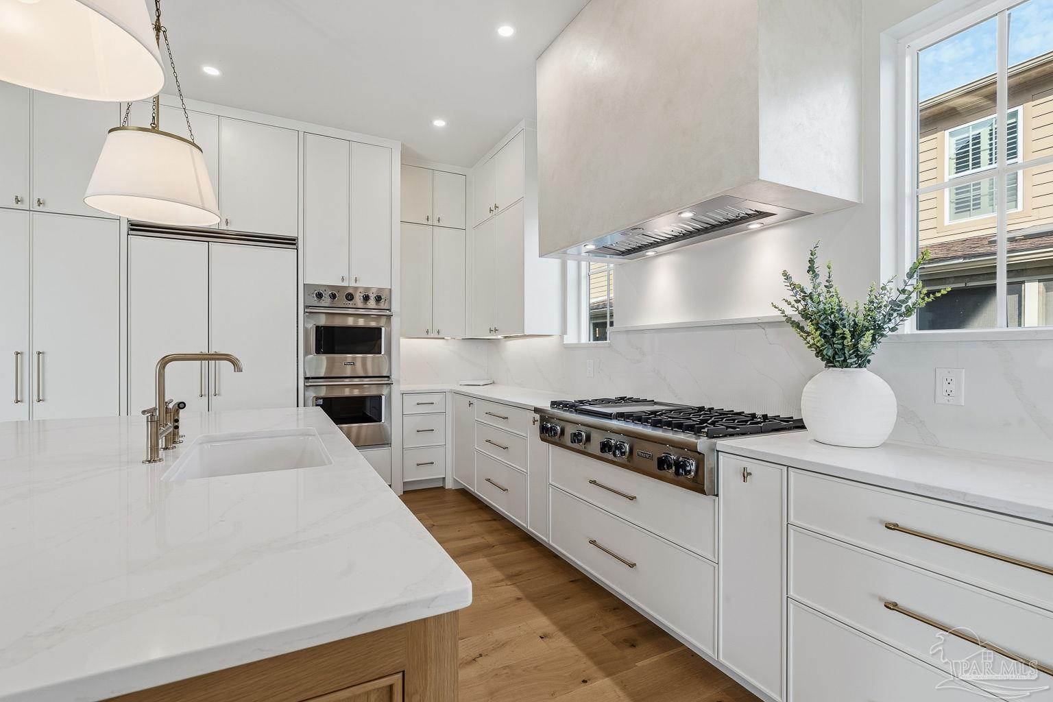 803 Bayshore Dr