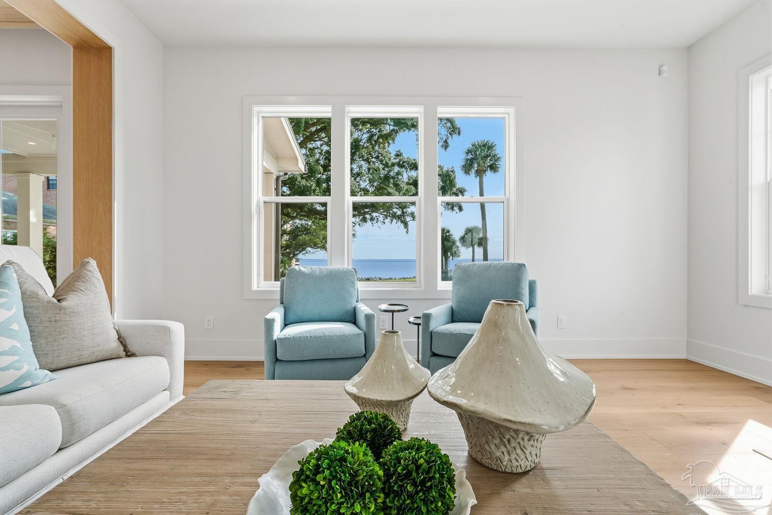 803 Bayshore Dr
