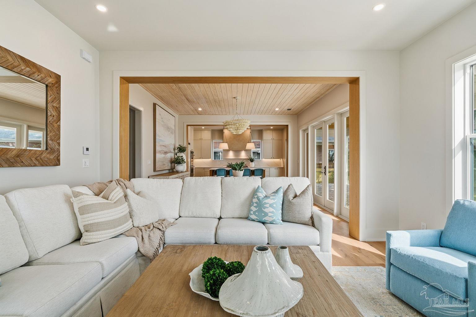 803 Bayshore Dr