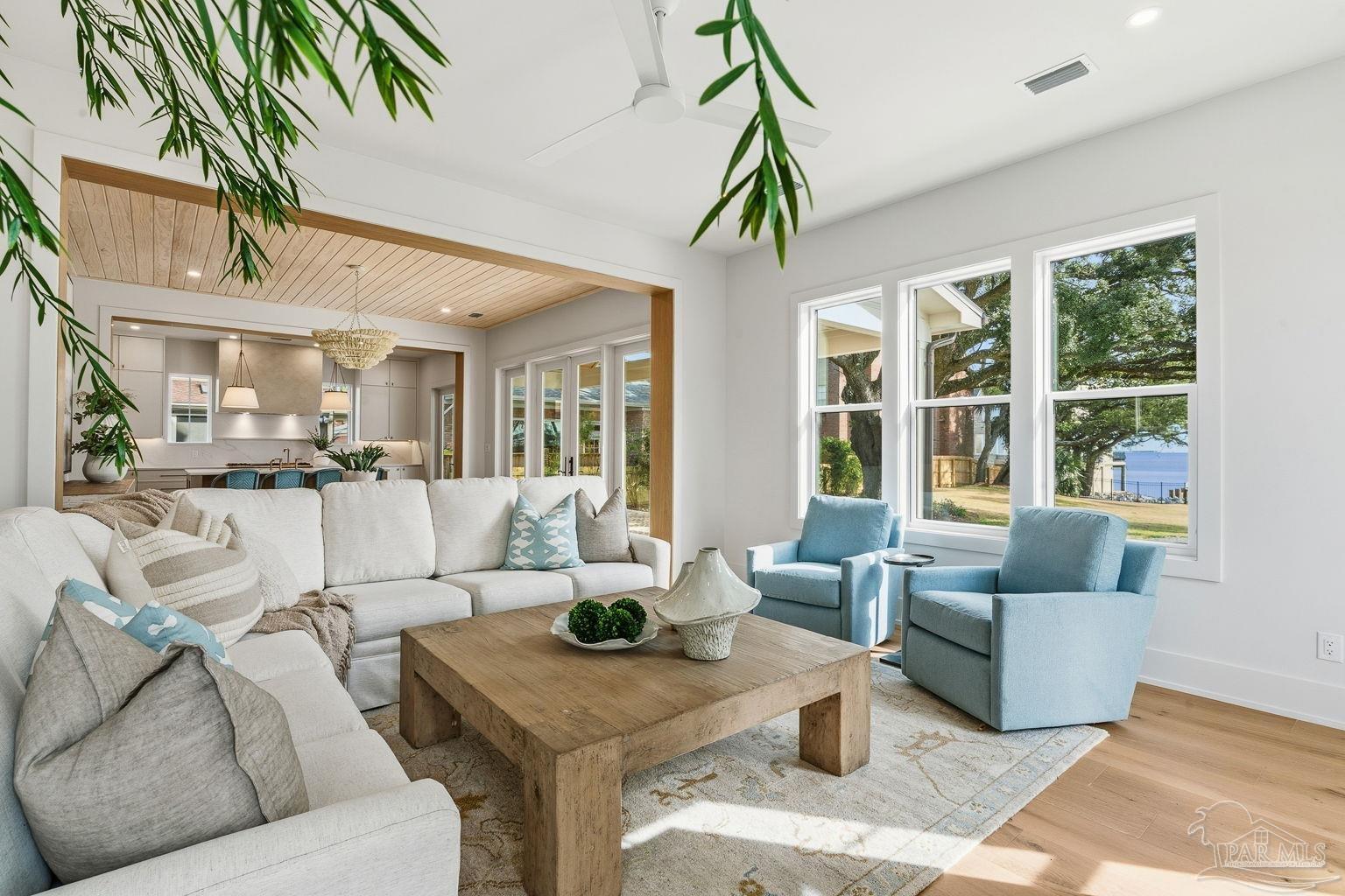 803 Bayshore Dr