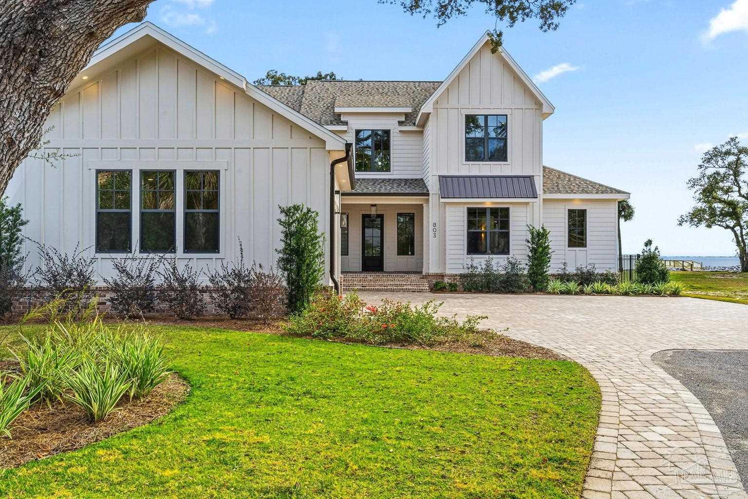 803 Bayshore Dr