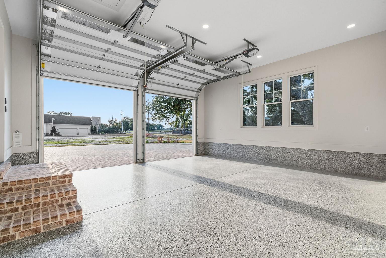 803 Bayshore Dr