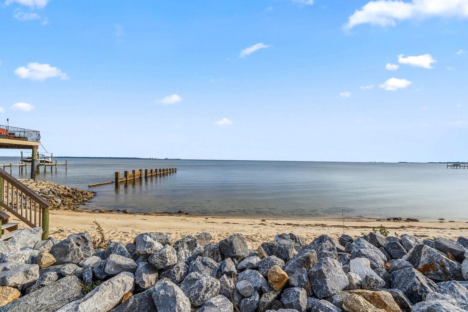 803 Bayshore Dr