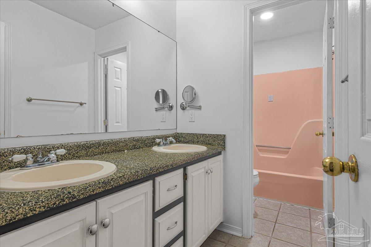5704 Janet St