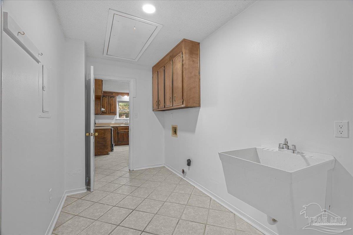 5704 Janet St
