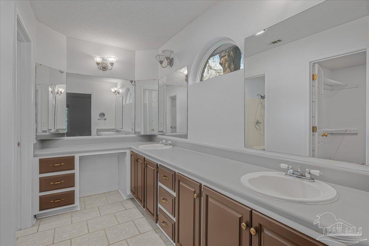 5704 Janet St