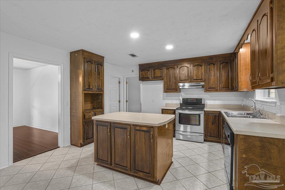 5704 Janet St