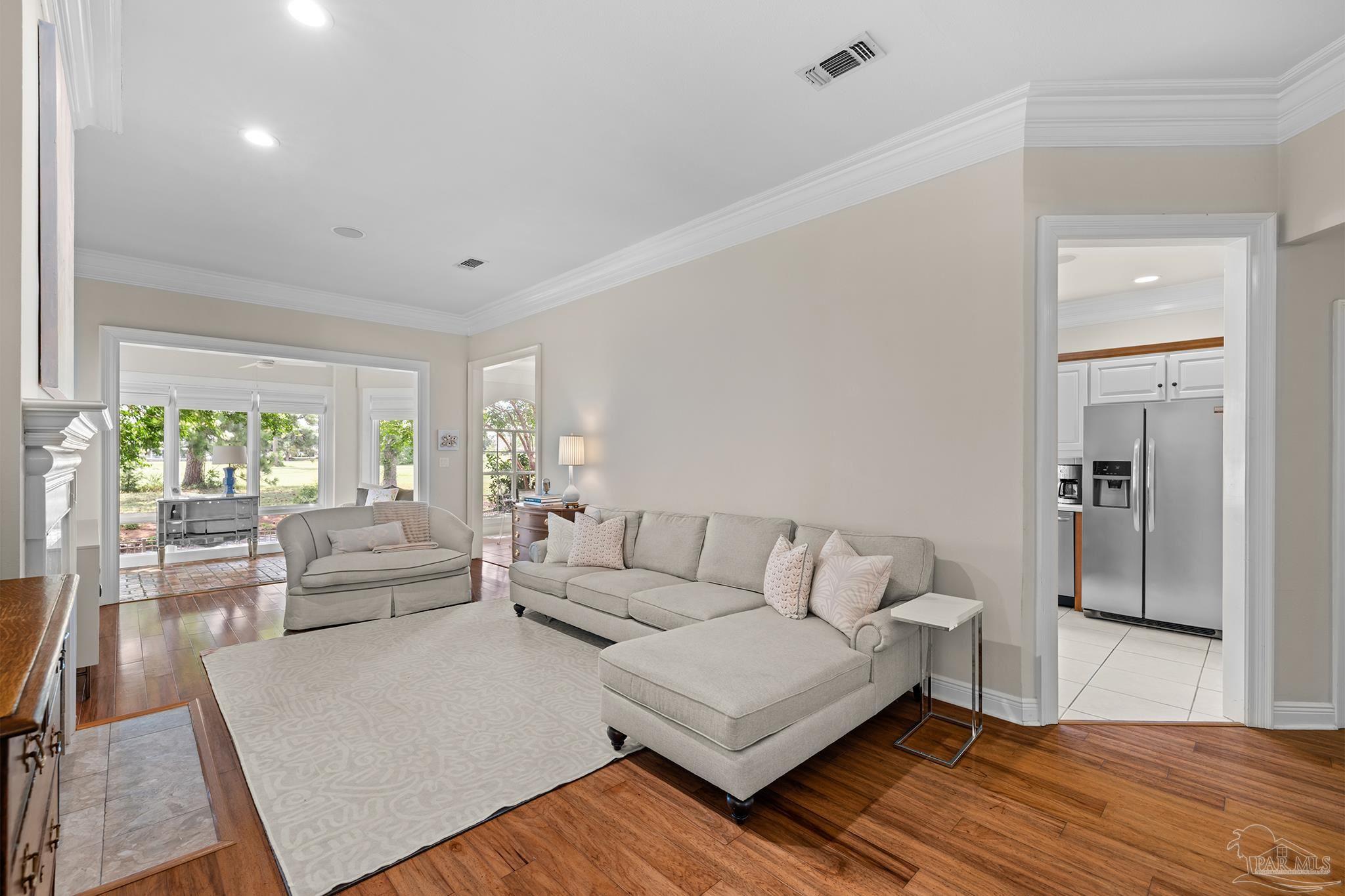 1137 Willowood Cir